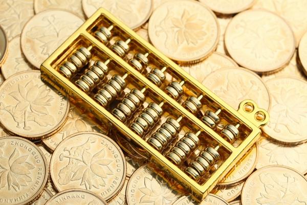 Độ bền màu và khả năng xỉn màu của vàng trang sức 14k