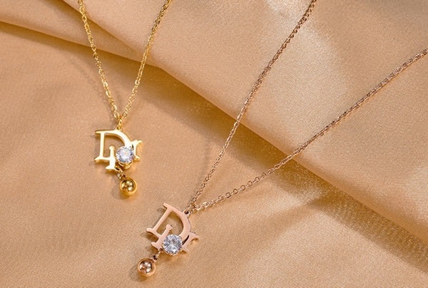 Những điểm cần lưu ý khi mua dây chuyền vàng tây