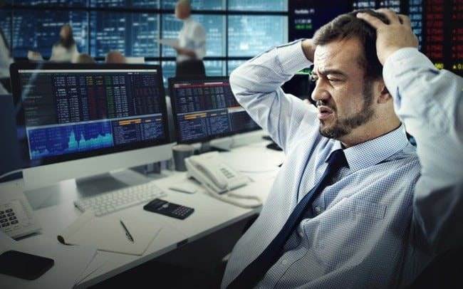 Khối ngoại đảo chiều bán ròng hơn 600 tỷ đồng phiên cuối tuần, cổ phiếu nào bị “xả” mạnh nhất?