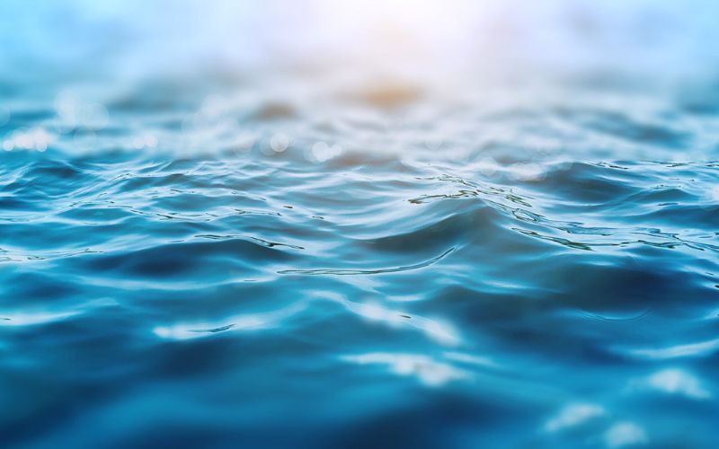 mệnh thủy hợp màu gì