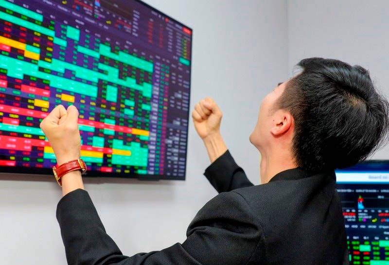 BMP: Cổ phiếu một doanh nghiệp đầu ngành “bốc đầu” lên đỉnh lịch sử trước thềm trả cổ tức 65% bằng tiền mặt